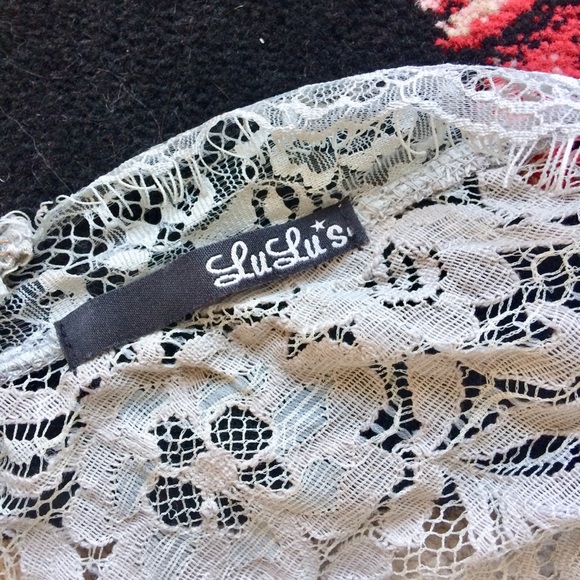 Lulu’s Lace Maxi Dress - Picture 7 of 8